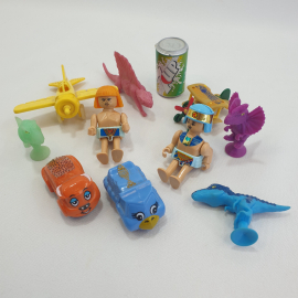 Маленькие фигурки/игрушки из пластика и резины, 11 штук